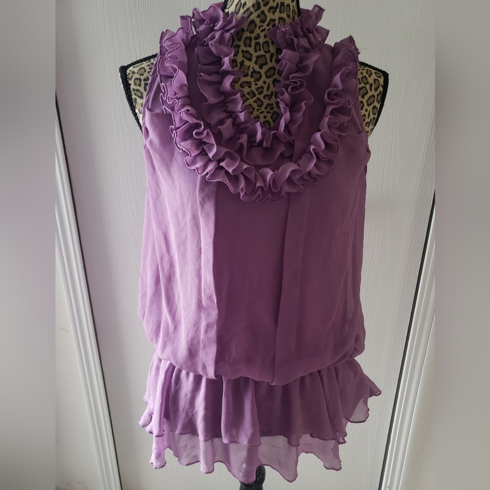 Adiva Ruffle V neck Sleeveless Blouse